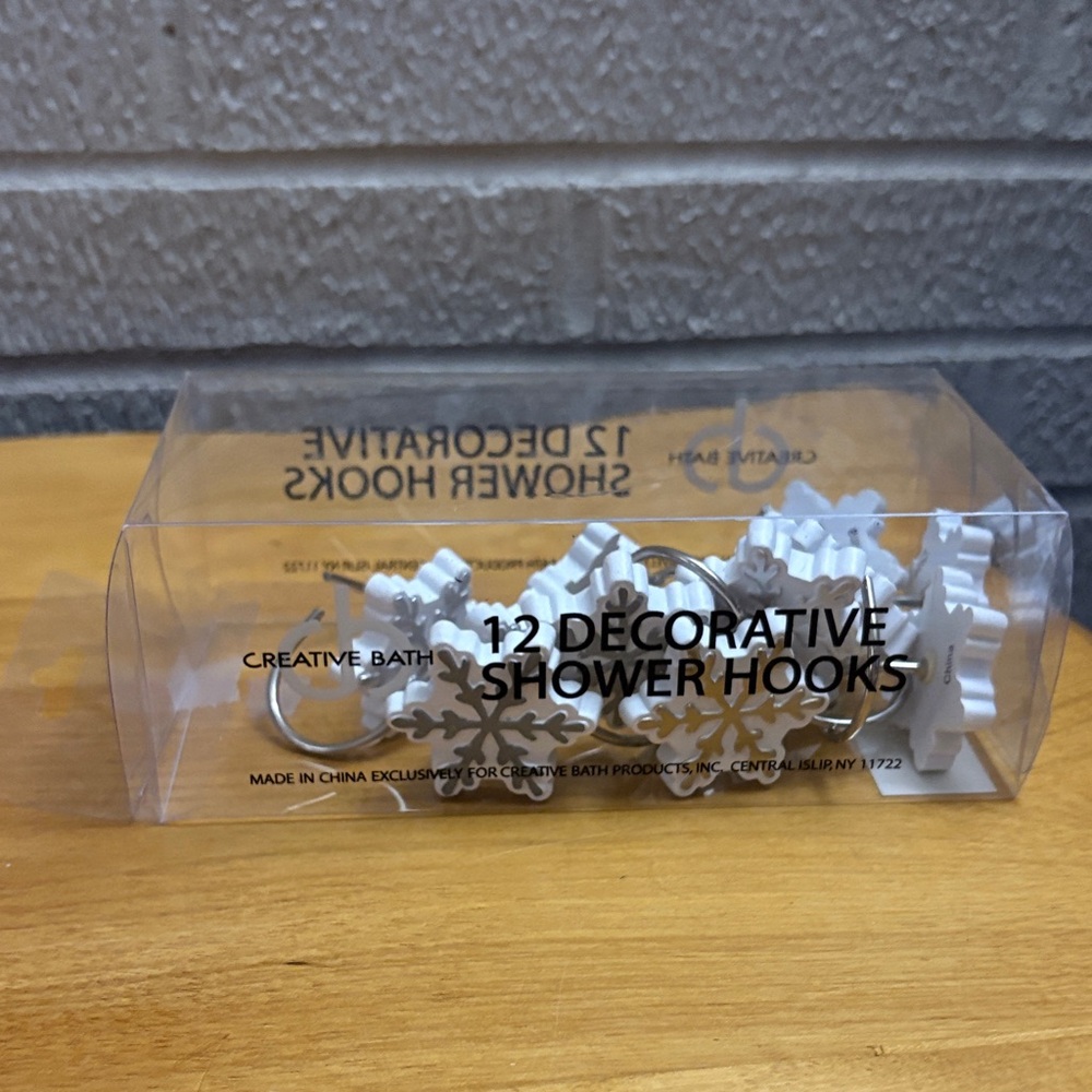 Set of 12 Tri-Tone Snowflake Resin Shower Hooks EUC White Gold Gray Silver - Picture 7 of 7